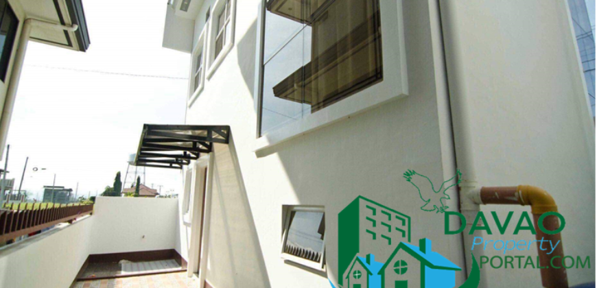 Two-storey House Valle Verde Residential